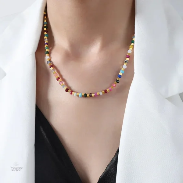 Collier pierres naturelles aux teintes vibrantes