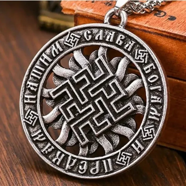 Collier bouddhiste Svastika en pendentif