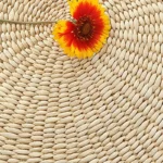 Accessoire de méditation en paille