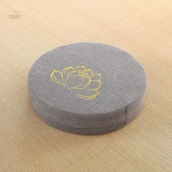 Coussin de méditation élégant et doré