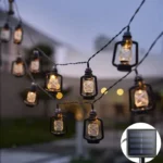Ambiance chaleureuse avec guirlande lanterne solaire rustique