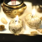 Mini jardin zen avec statue de Bouddha et porte-encens
