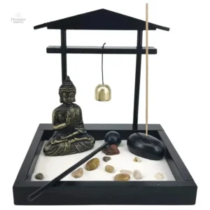 Mini jardin zen japonais avec sable et petites pierres décoratives