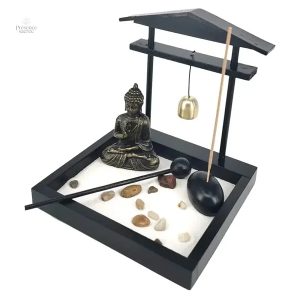 Miniature de jardin zen japonais pour créer une ambiance sereine