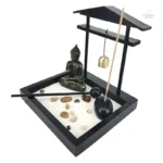 Décor zen japonais miniature avec gravier et éléments naturels