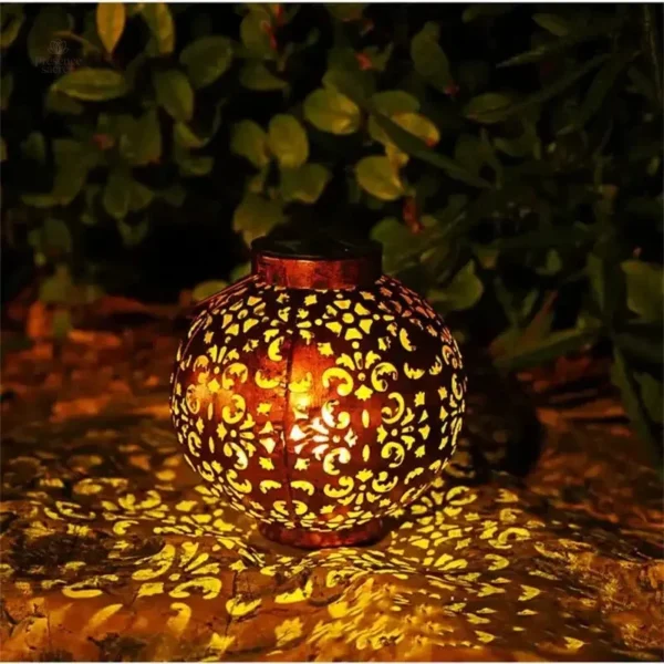 Lanterne solaire antique pour embellir votre jardin
