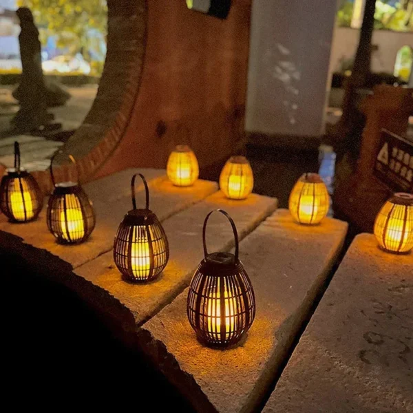 Objet décoratif solaire pour terrasse en rotin
