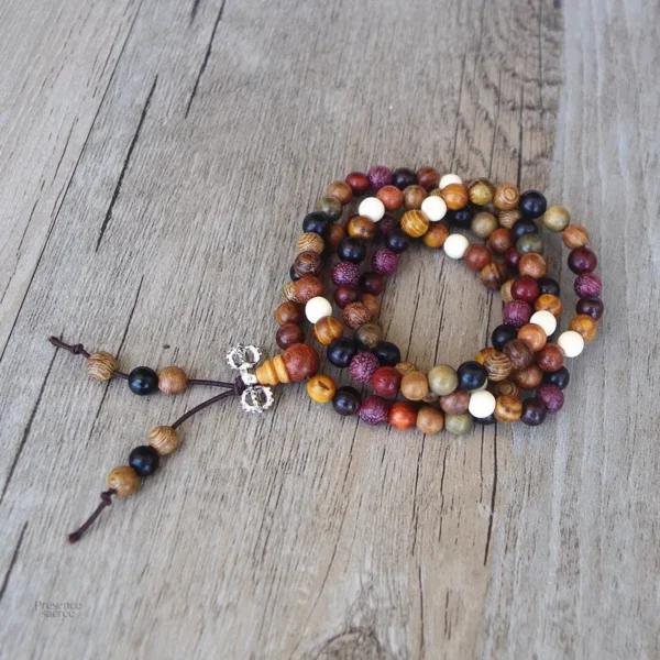 Bracelet mala traditionnel en bois