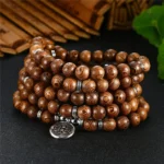 Mala tibétain homme traditionnel en graines