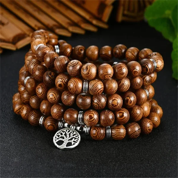 Mala en bois sombre pour homme