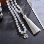 Accessoire spirituel : mala tibétain en jade blanc