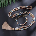 Bracelet mala tibétain avec pierres semi-précieuses variées