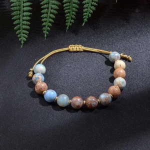 Mala traditionnel avec variété de pierres pour pratiques spirituelles