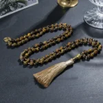 Mala Tibétain Oeil du Tigre en perles naturelles