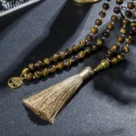 Bijou spirituel Tibetan, Mala Oeil du Tigre en pierres authentiques