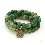 Mala Tibétain perles vertes en méditation