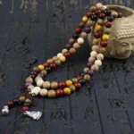 Mala en santal pour la méditation tibétaine
