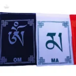Drapeaux de prière traditionnels pour méditation