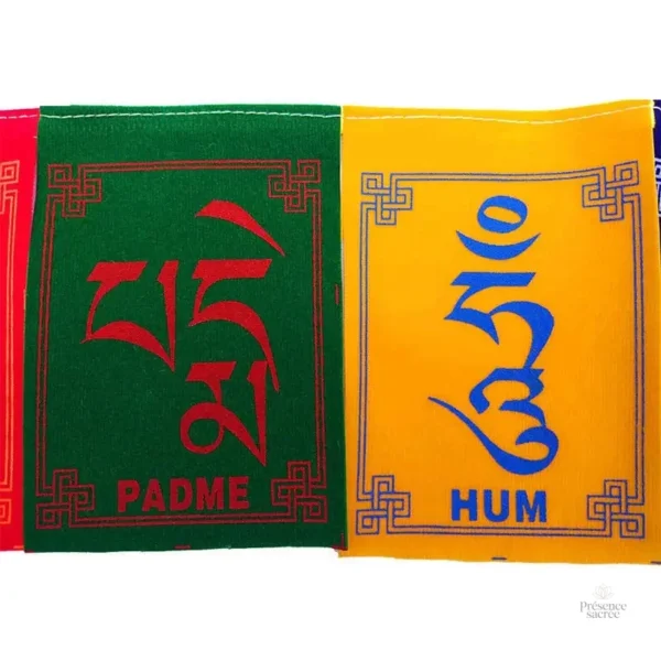 Drapeaux colorés pour ambiance zen et méditative