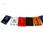 Drapeaux de prière bouddhistes en miniature et festifs