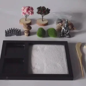 Espace de méditation miniature en jardin zen