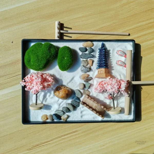 Miniature de jardin zen avec arbres japonais
