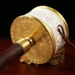 Moulin à prière, objet de dévotion tibétaine