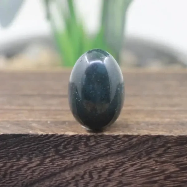 Oeuf de Yoni en agate mousse, pierre naturelle