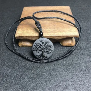 Pendentif en pierre naturelle, design arbre de vie