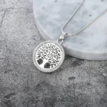 Pendentif Arbre de Vie Femme en collier bouddhiste