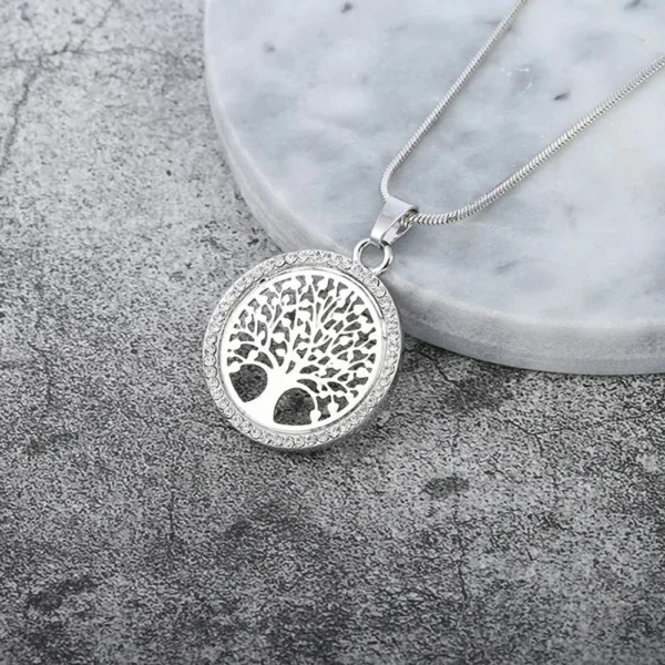 Pendentif Arbre de Vie Femme en collier bouddhiste