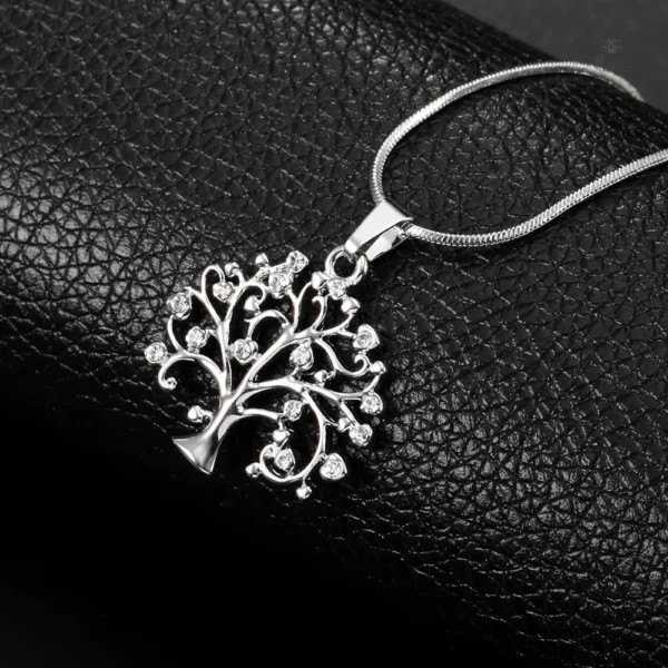 Pendentif symbolique Arbre de Vie en collier pour femmes