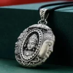 Collier Bouddha avec pendentif symbolique