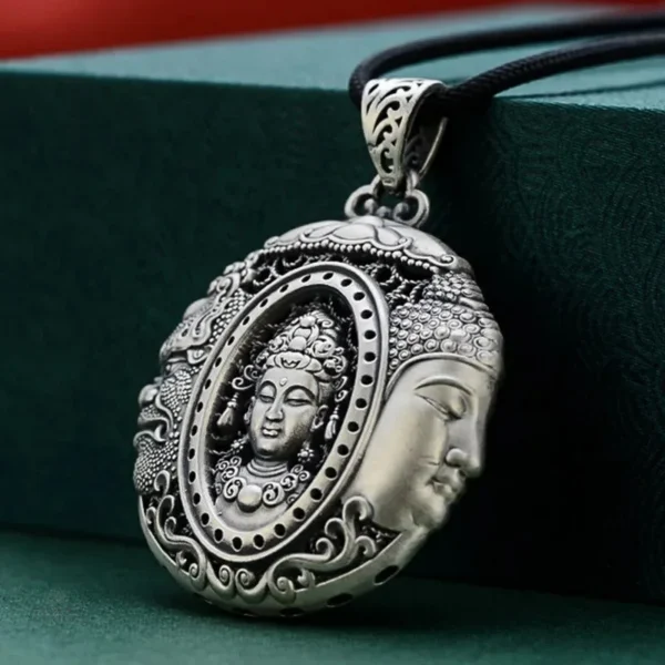 Collier Bouddha avec pendentif symbolique