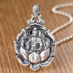 Bijou Bouddha argenté pour une touche spirituelle
