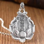 Pendentif argenté avec motif Bouddha apaisant