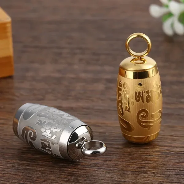 Pendentif représentant la roue du dharma