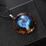 Bijou en pierre naturelle, effet orgonite