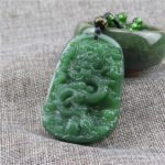 Pendentif Jade Dragon, collier symbolique bouddhiste