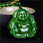 Collier en jade représentant une statue de Bouddha