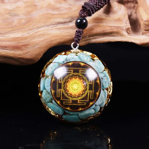 Pendentif artisanal en pierre bleue, style unique