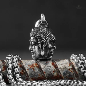 Collier avec pendentif visage Bouddha en design unique