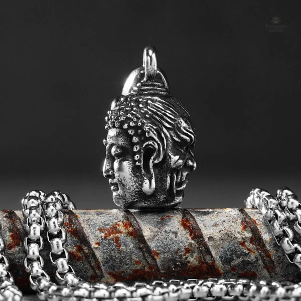 Collier avec pendentif visage Bouddha en design unique