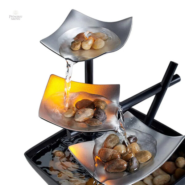 Décoration de bureau avec petite fontaine apaisante