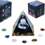 Sphère blanche sur pyramide orgonite