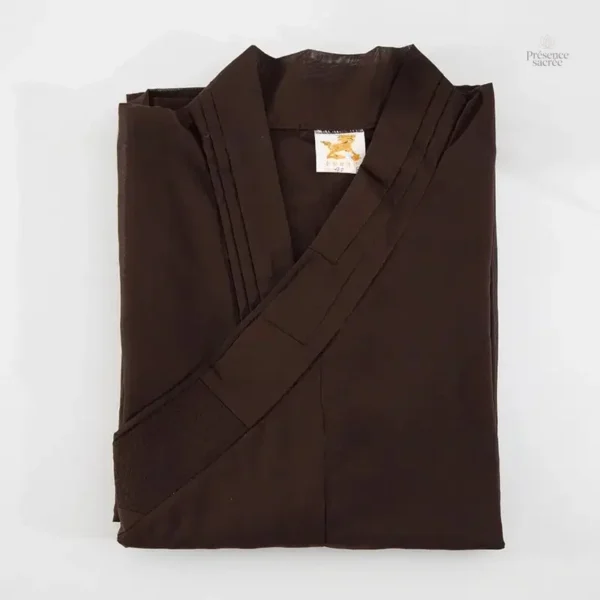 Robe d'inspiration bouddhiste adaptée aux temps chauds