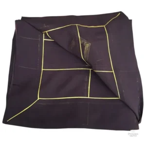 Robe Kasaya avec motifs inspirés de la culture bouddhiste