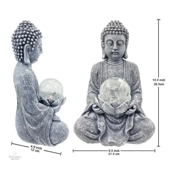 Buddhisme : statue avec boule de verre décorative