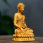 Statue en bois de cyprès représentant Bouddha