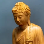 Statue décorative Bouddha en bois travaillé à la main